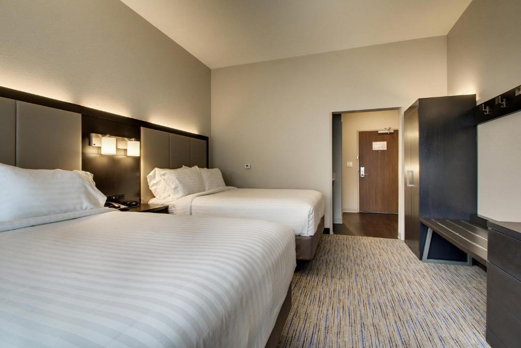 Holiday Inn Express & Suites Charleston NE Mt Pleasant US17 an IHG Hotel Main image 2